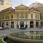 Plaza Universitat דירה